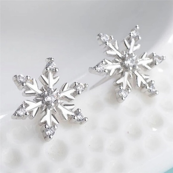 💙💎GRATEFUL💙MAKER💎💙 Jewelry - NEW!💙💎❄️SNOWFLAKE! EARRINGS!❄️💎💙SO PRETTY! CZ!